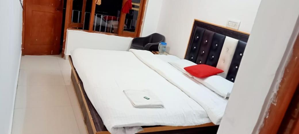 Sandeep Home Stay McLeod Ganj Esterno foto